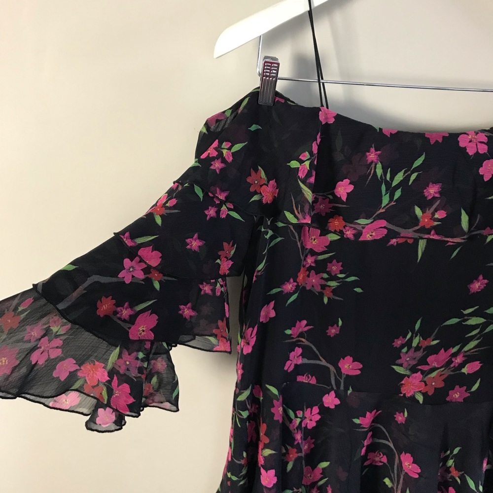 NWT Off the Shoulder Alice + Olivia Ruffle Mini Dress 🌺 - Picture 7 of 7